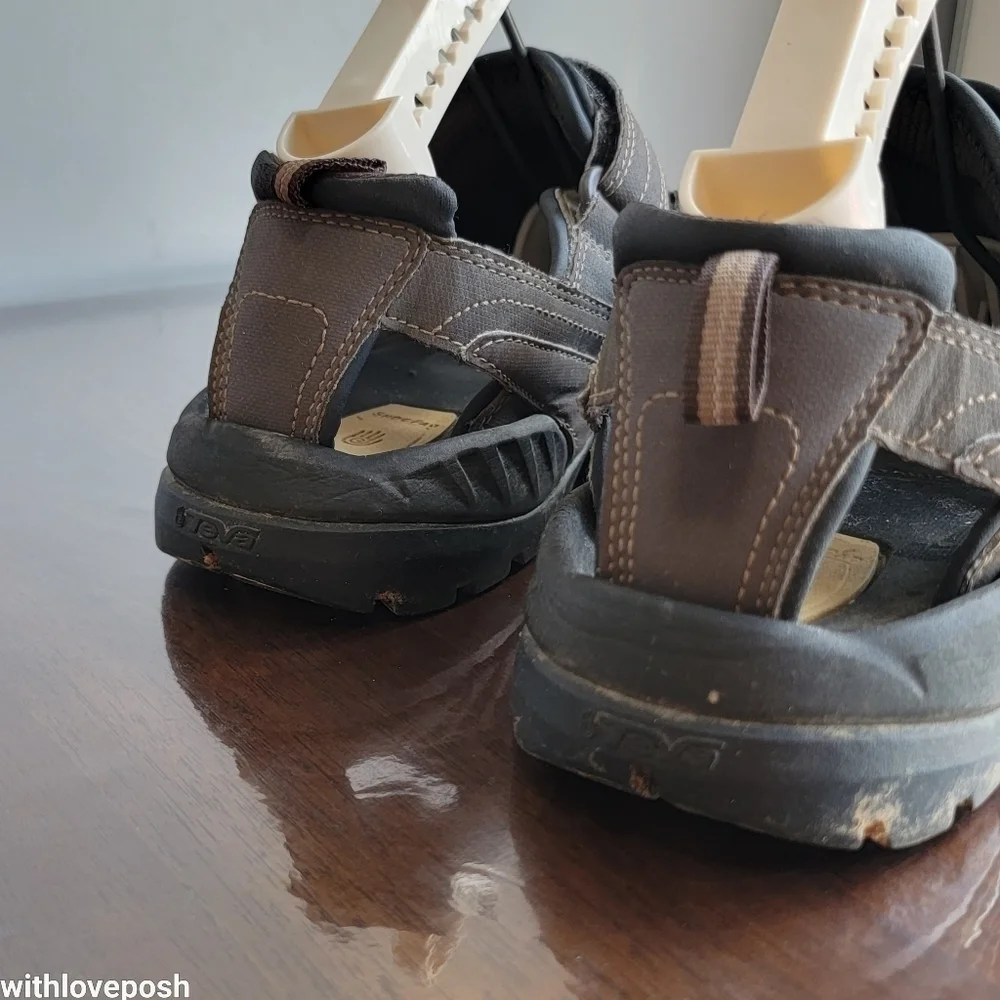 Teva Forebay Fisherman men Size 8 sandals
